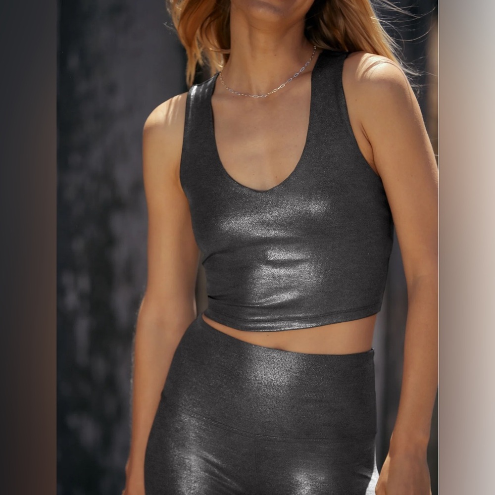 Beyond Yoga Heather Rib Black Shine Glow On Cropped Tank Small